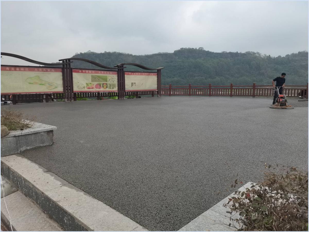 廣安市武勝禮安鎮(zhèn)文化廣場(chǎng)透水混凝土攤鋪
